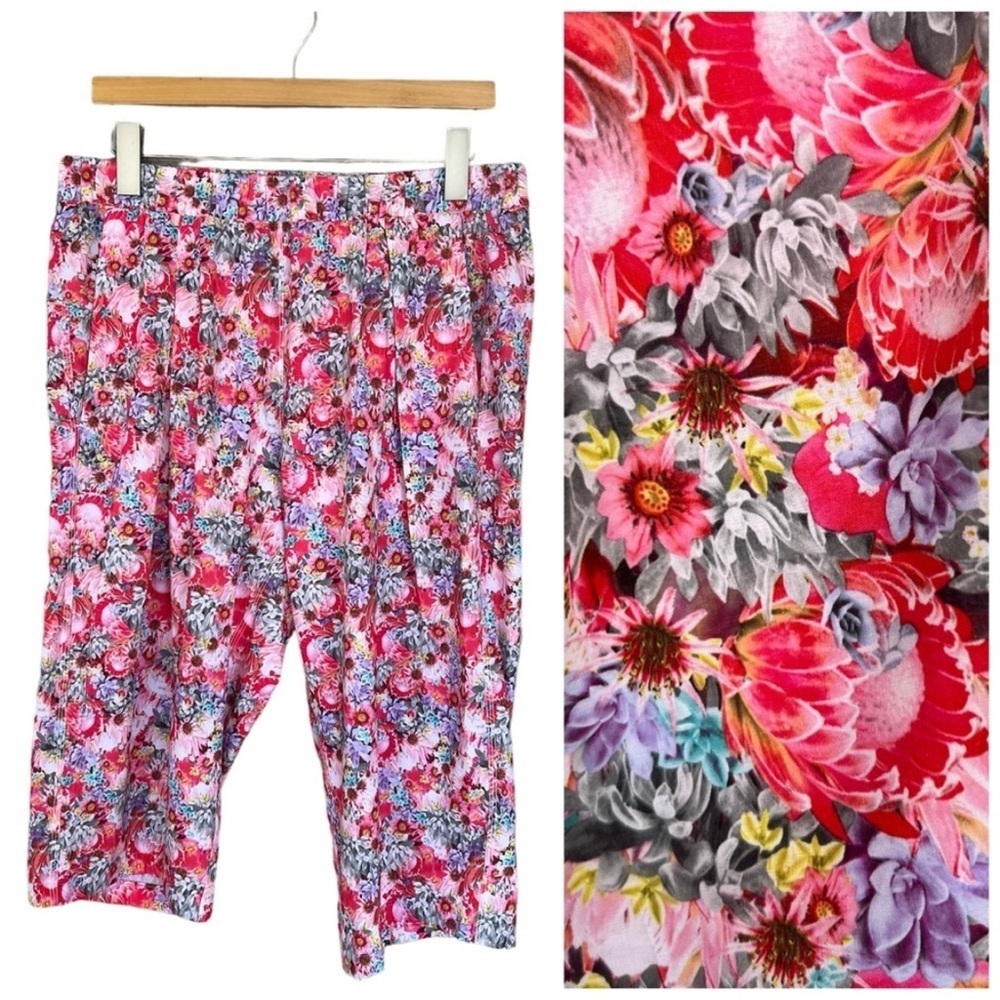 Lululemon Floral Print Rollin' With My Omies Pant HEM HAS BEEN ALTERED - Picture 2 of 14